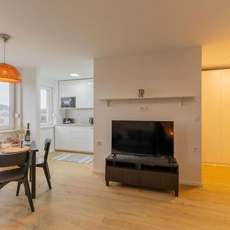 Elegant Tour As Studio Gilly With Open Views And A Balcony In The Center Lubiana Esterno foto