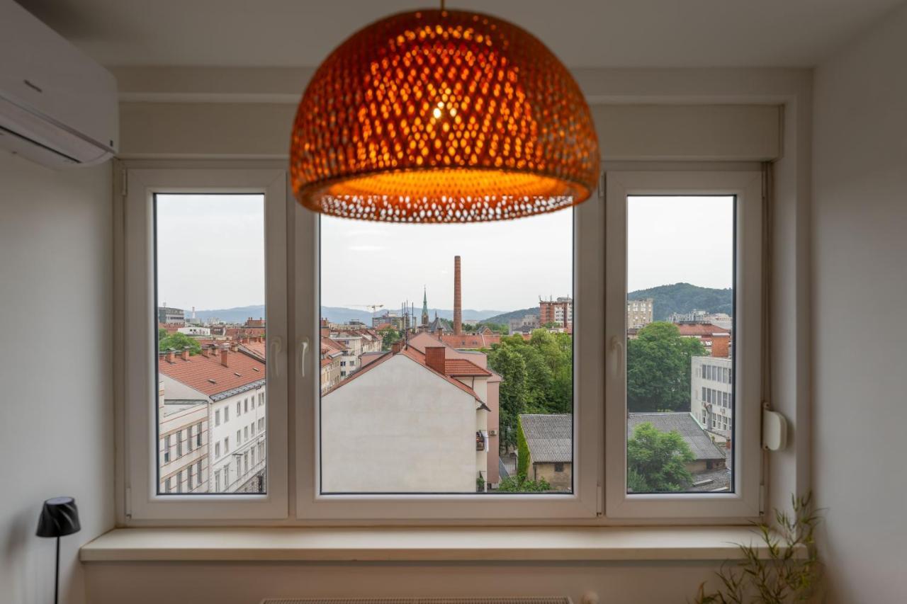 Elegant Tour As Studio Gilly With Open Views And A Balcony In The Center Lubiana Esterno foto