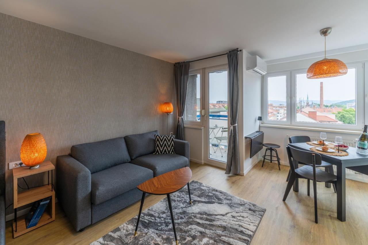 Elegant Tour As Studio Gilly With Open Views And A Balcony In The Center Lubiana Esterno foto