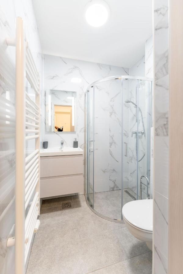 Elegant Tour As Studio Gilly With Open Views And A Balcony In The Center Lubiana Esterno foto
