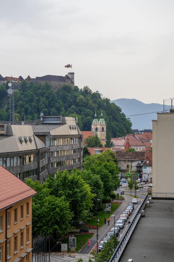 Elegant Tour As Studio Gilly With Open Views And A Balcony In The Center Lubiana Esterno foto