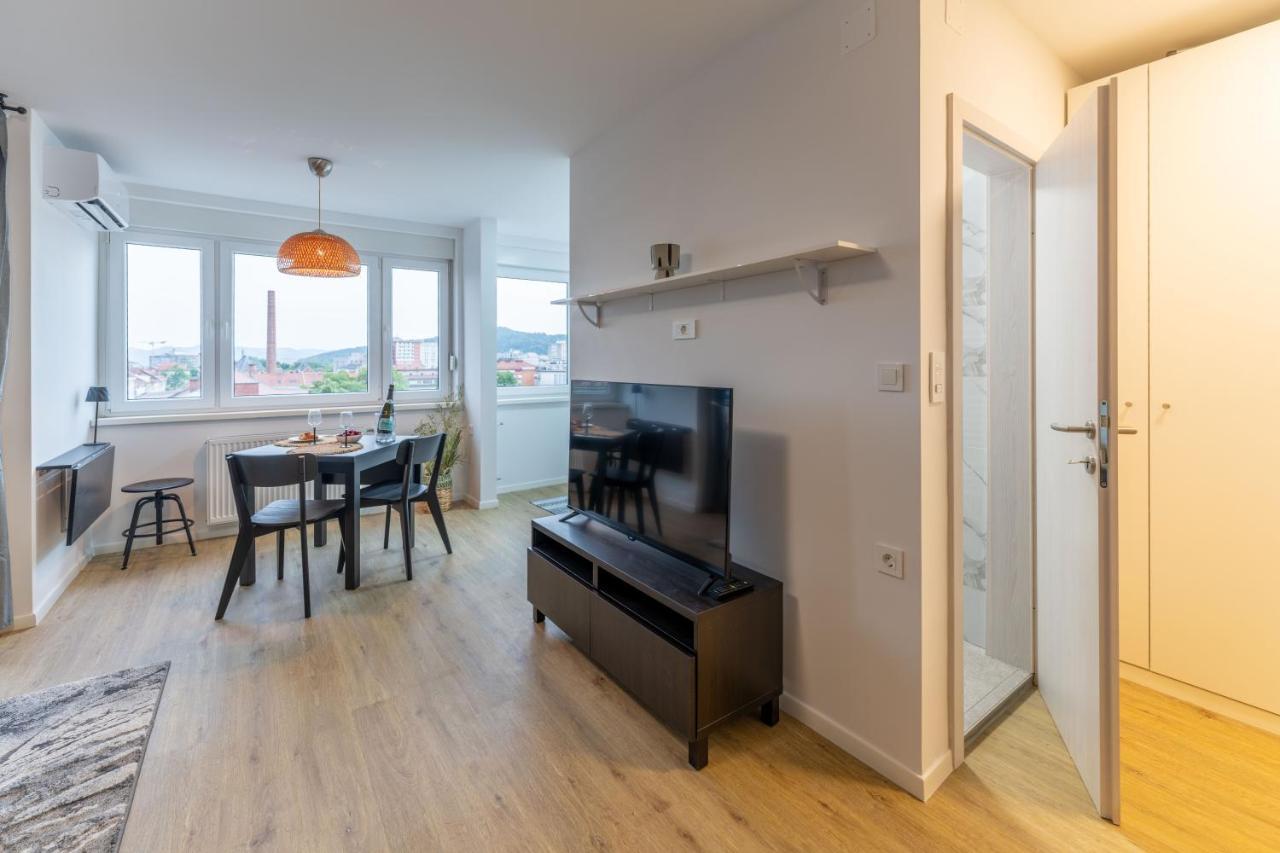 Elegant Tour As Studio Gilly With Open Views And A Balcony In The Center Lubiana Esterno foto